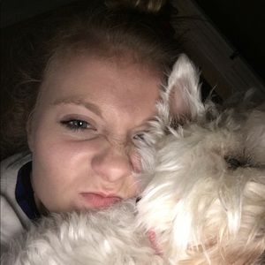 Meet your Posher, Caroline